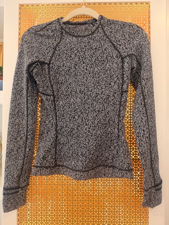 lululemon athletica Sweaters - Lululemon Runderful Long Sleeve Herringbone 2 EUC!